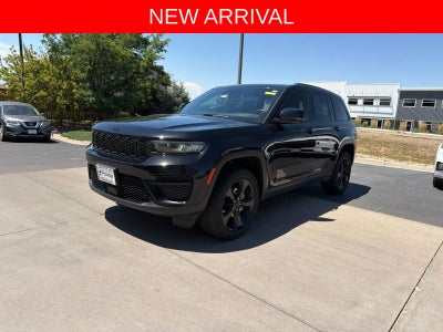 2022 Jeep Grand Cherokee Altitude 4WD