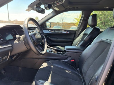 2022 Jeep Grand Cherokee Altitude 4WD