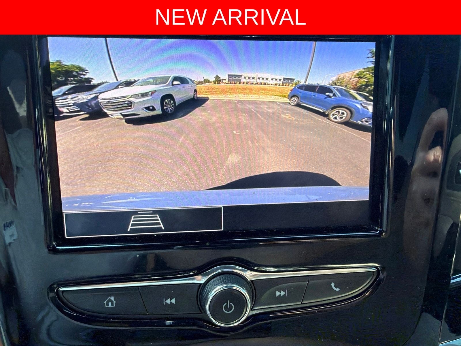 2022 Chevrolet Traverse LS w/1FL