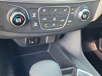 2022 Chevrolet Traverse LS w/1FL