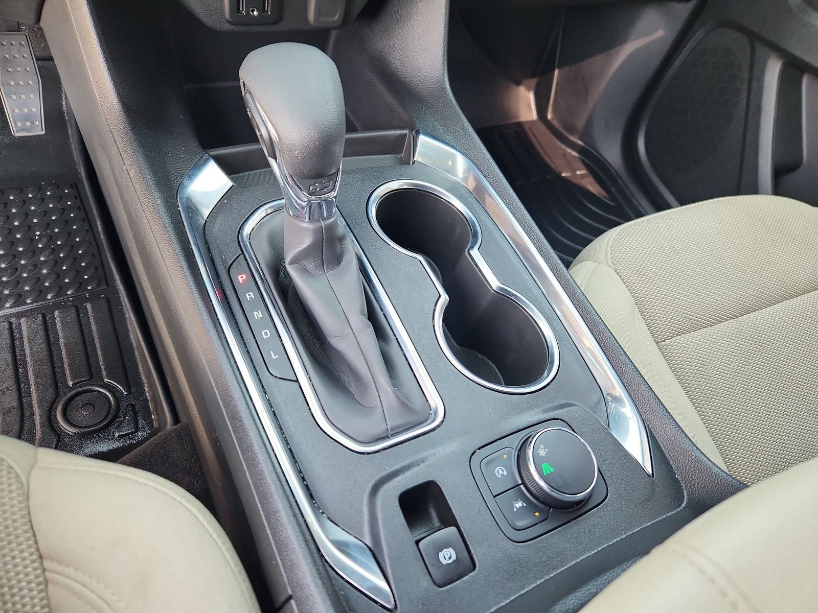 2022 Chevrolet Traverse LS w/1FL