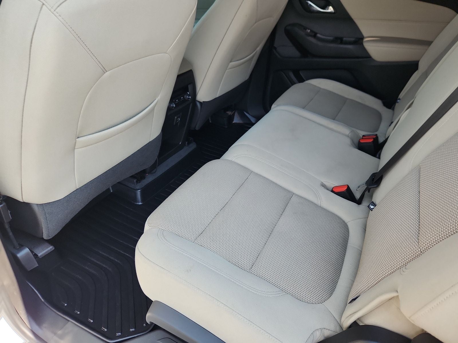 2022 Chevrolet Traverse LS w/1FL