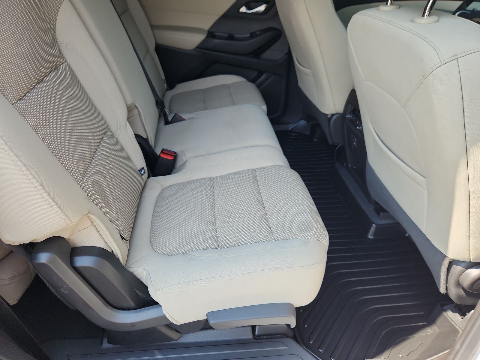 2022 Chevrolet Traverse LS w/1FL