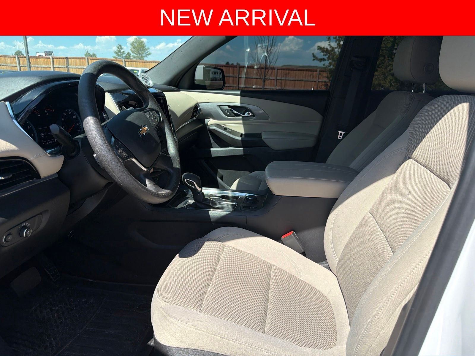 2022 Chevrolet Traverse LS w/1FL