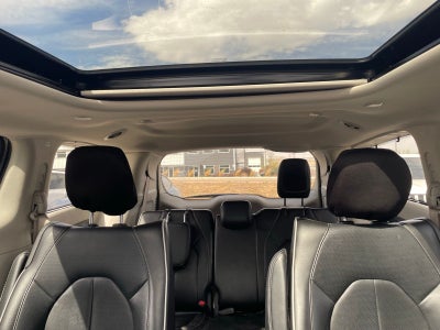 2022 Chrysler Pacifica Hybrid Limited