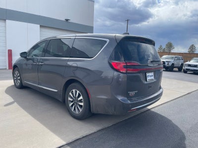 2022 Chrysler Pacifica Hybrid Limited