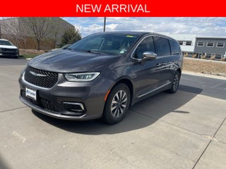 2022 Chrysler Pacifica Hybrid Limited