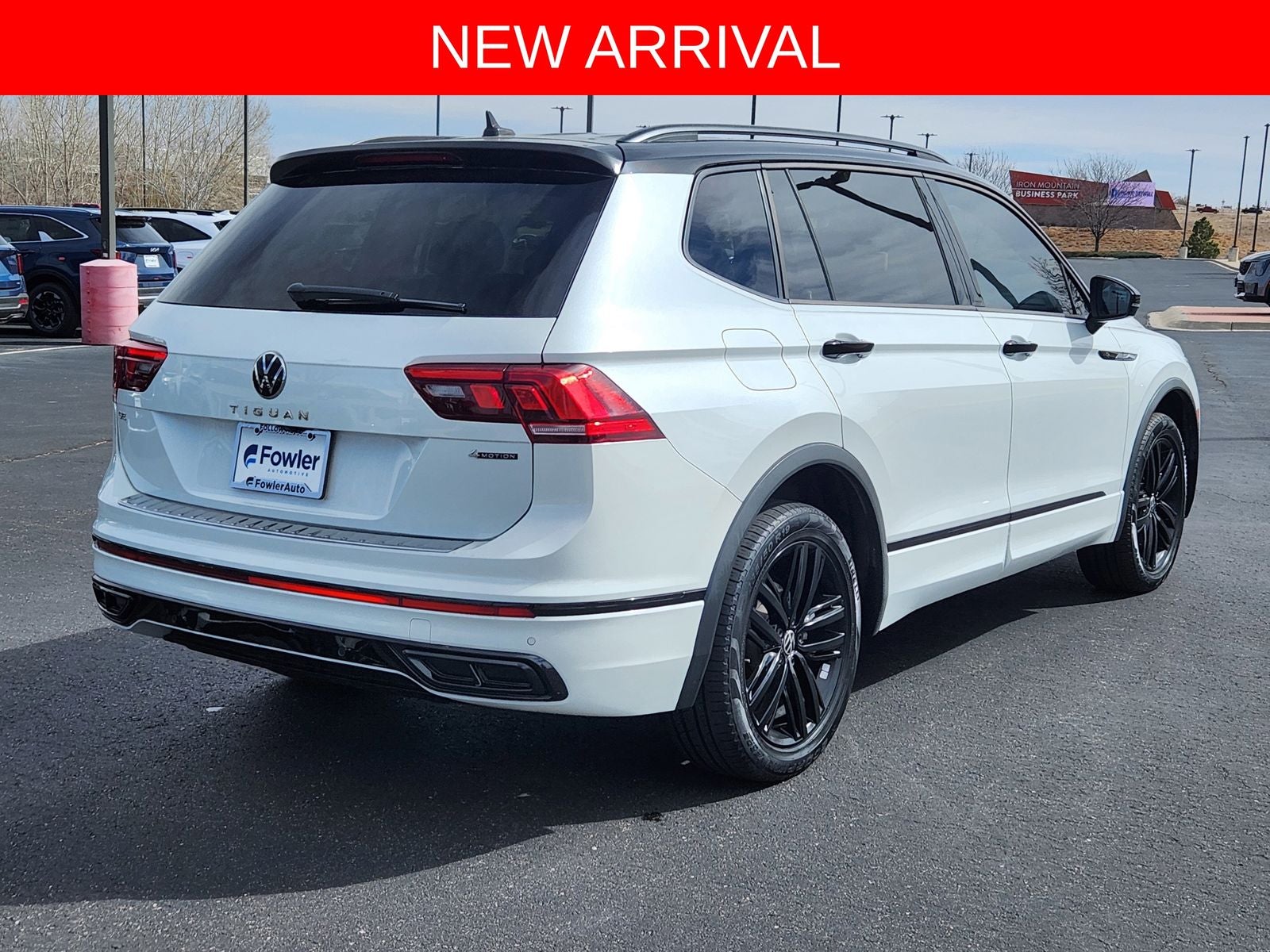 2022 Volkswagen Tiguan 2.0T SE R-Line Black AWD