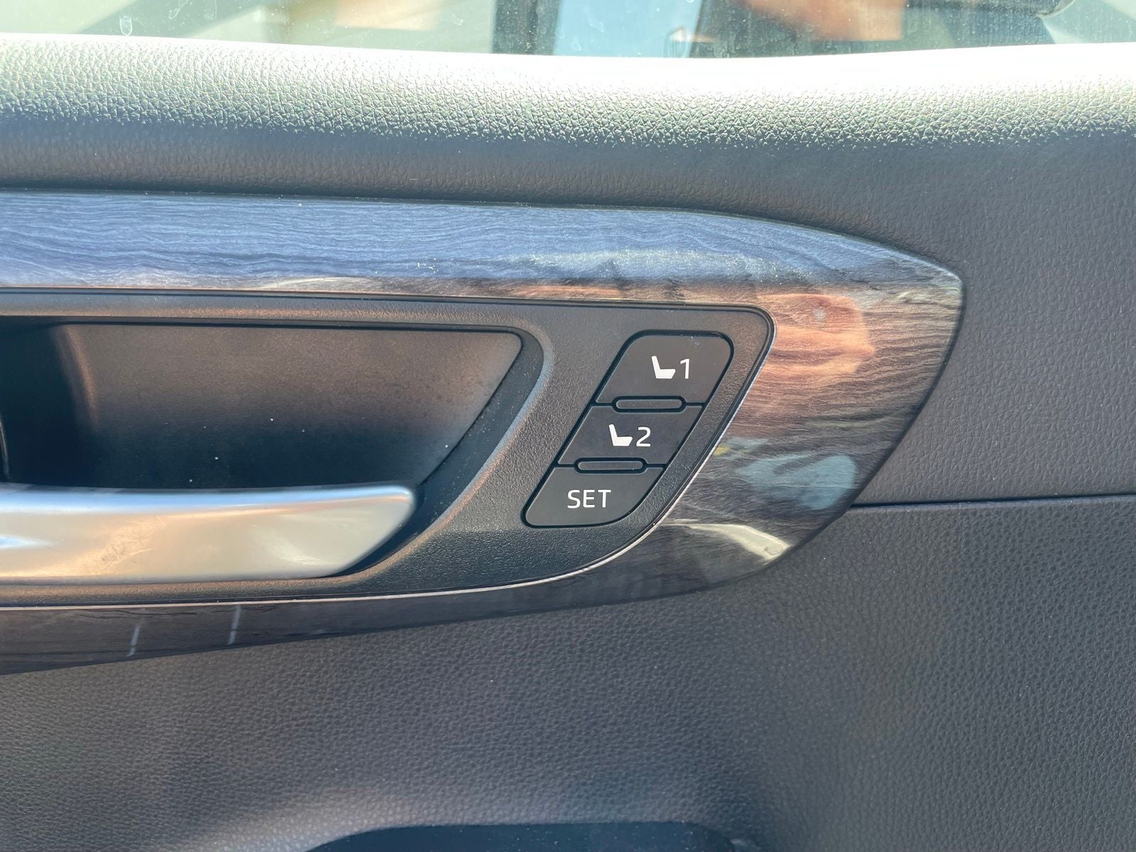 2025 Toyota Highlander Hybrid Platinum AWD