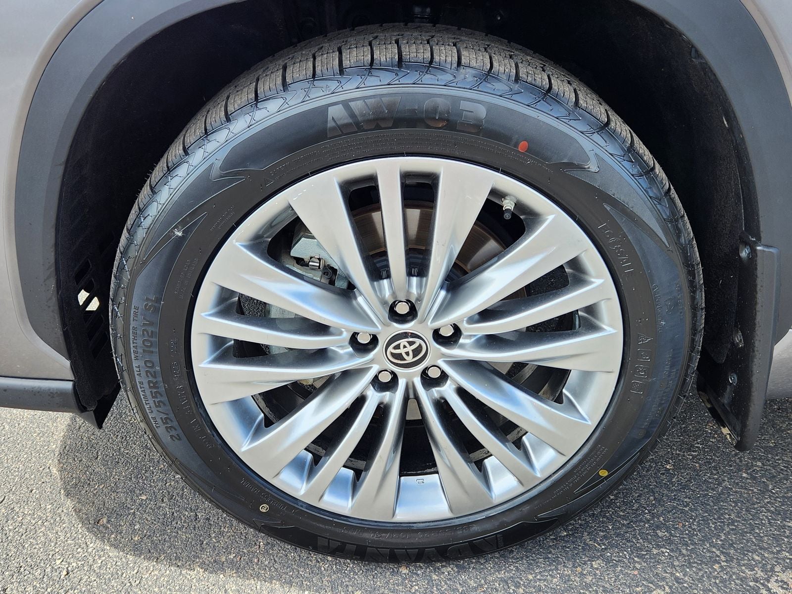2025 Toyota Highlander Hybrid Platinum AWD