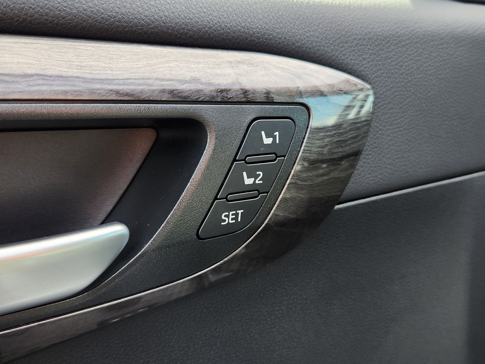 2025 Toyota Highlander Hybrid Platinum AWD