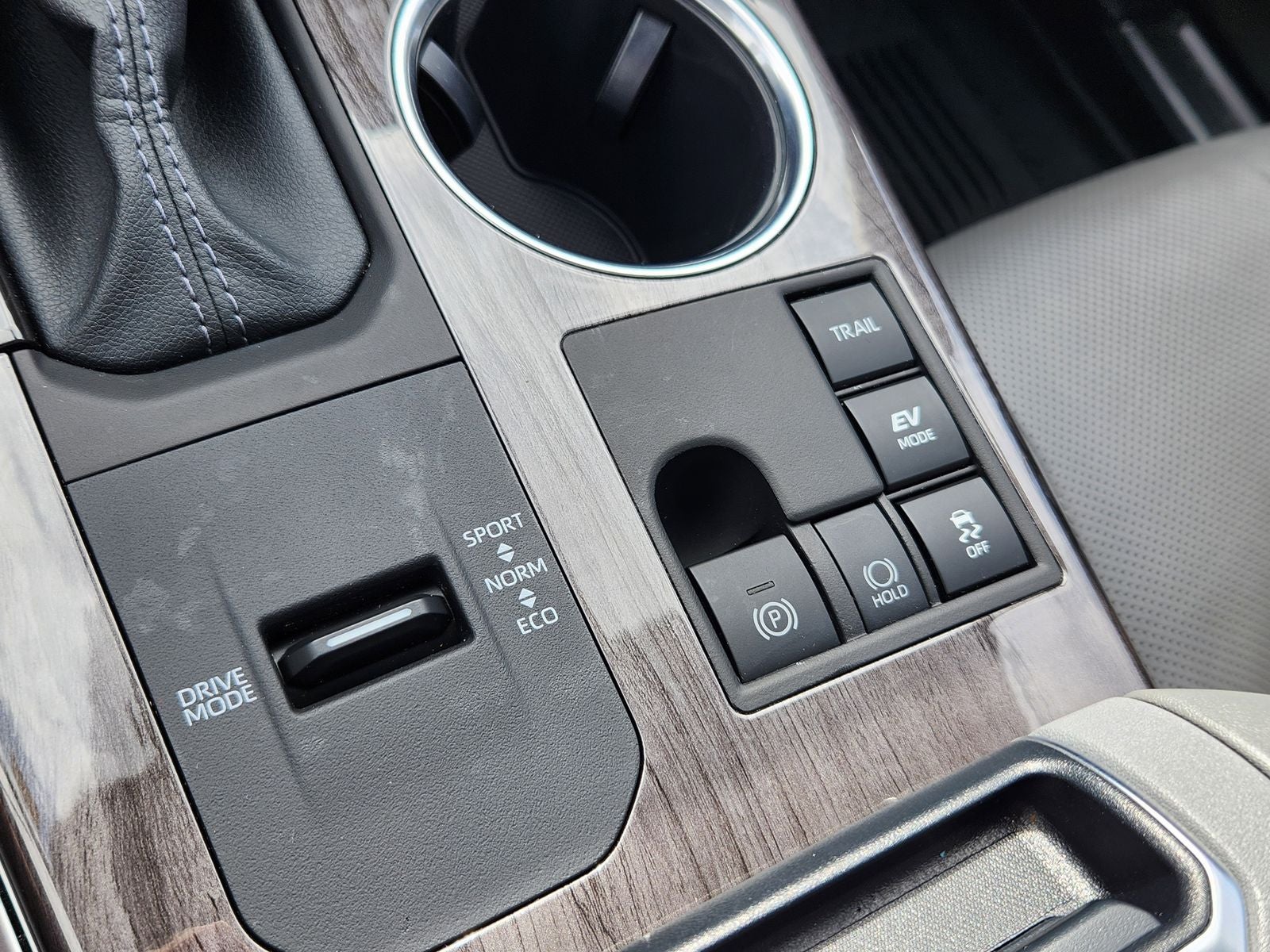 2025 Toyota Highlander Hybrid Platinum AWD