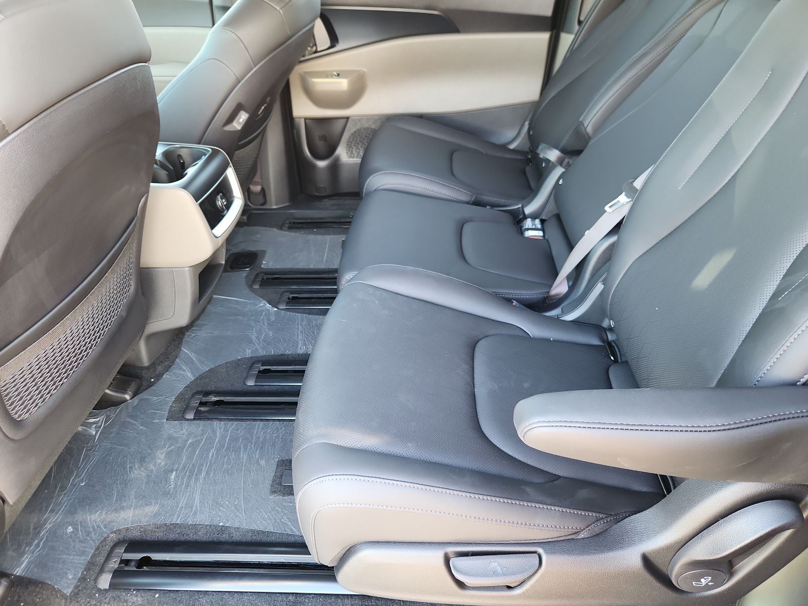 2027 Kia Carnival LXS