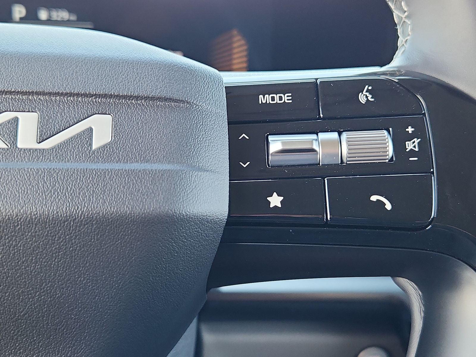 2027 Kia Carnival LXS