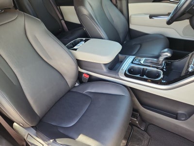 2023 Kia Carnival EX