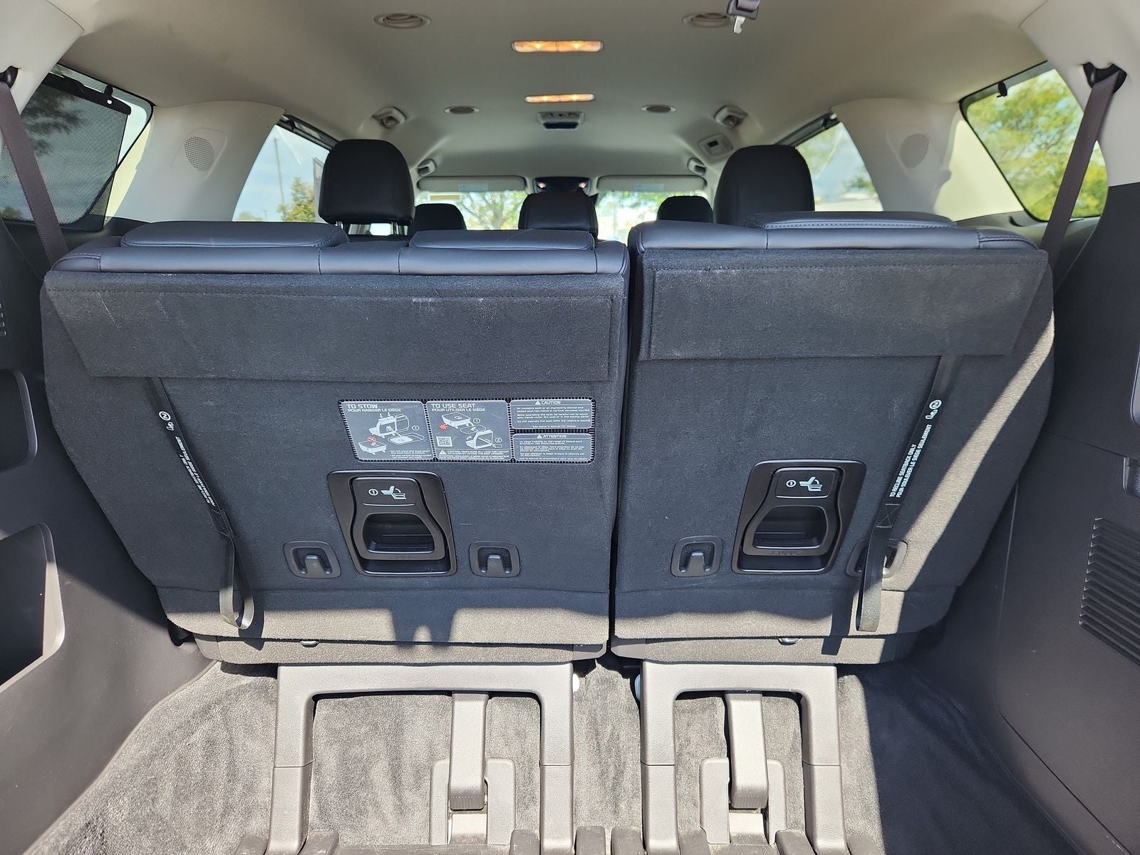 2023 Kia Carnival EX