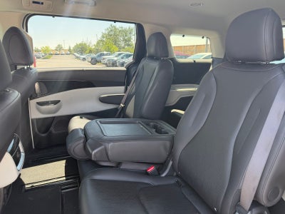 2023 Kia Carnival EX