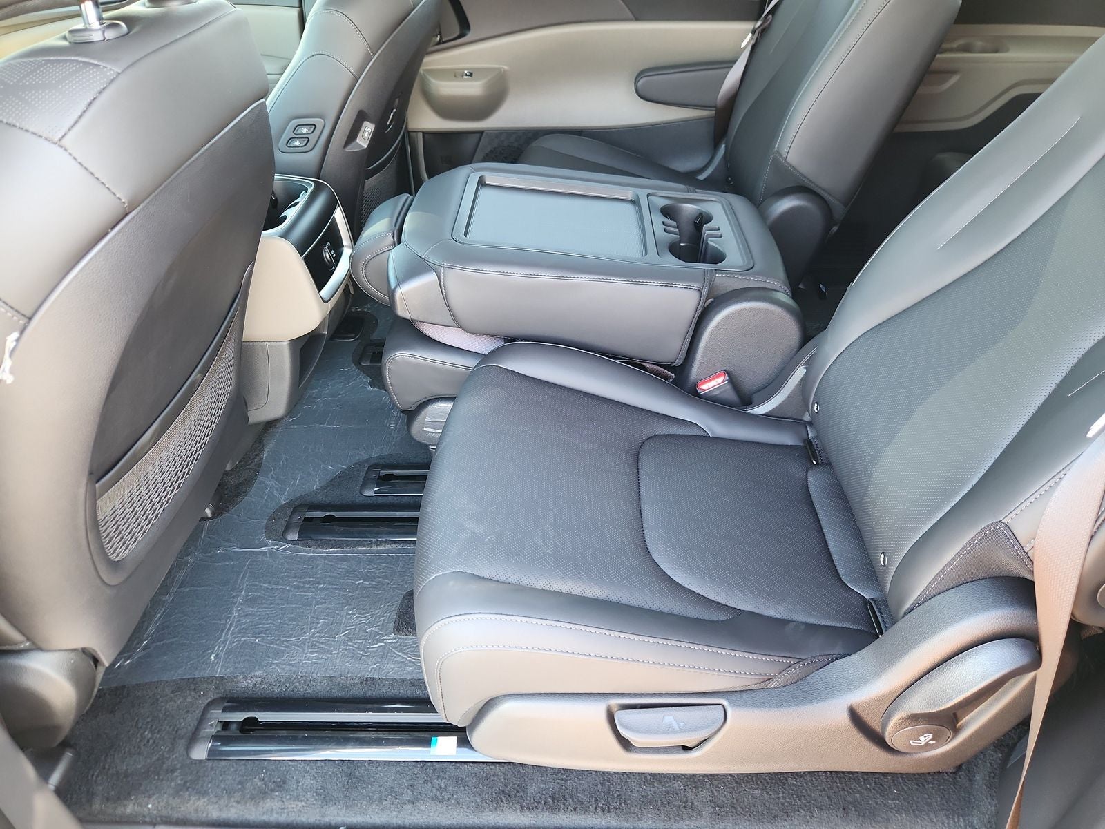 2027 Kia Carnival EX