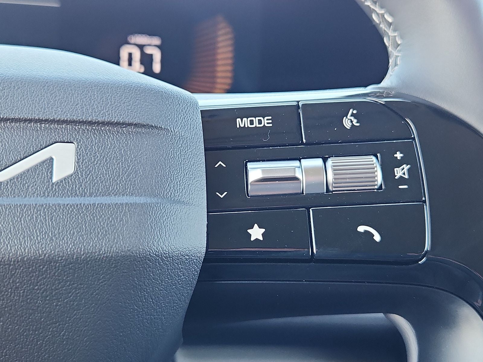 2027 Kia Carnival EX
