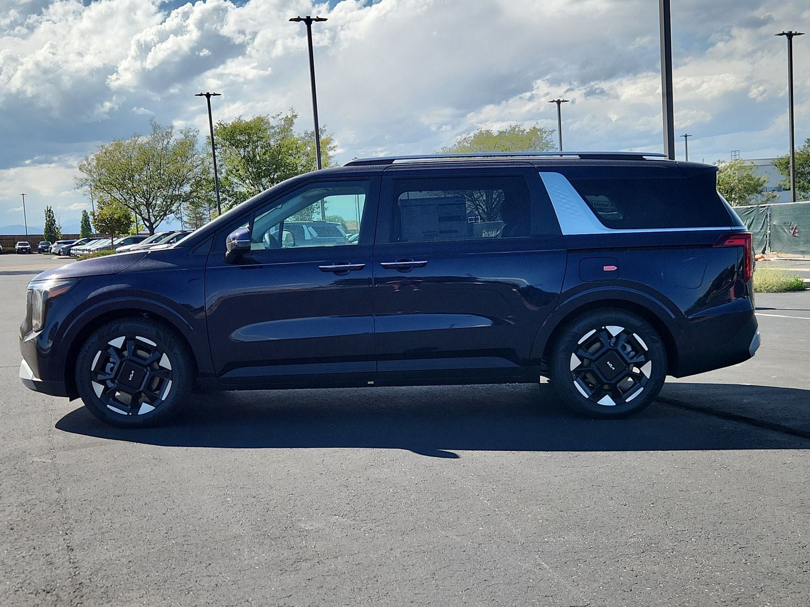 2027 Kia Carnival EX