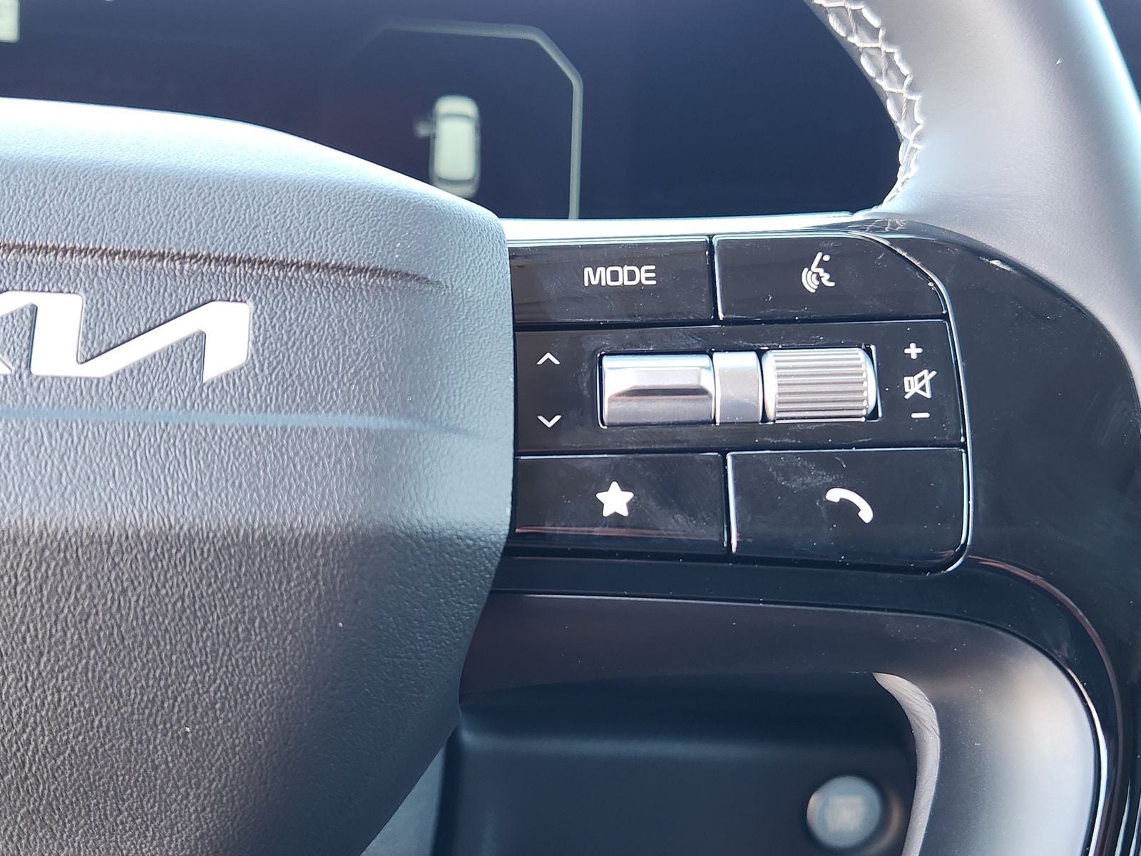 2027 Kia Carnival SX