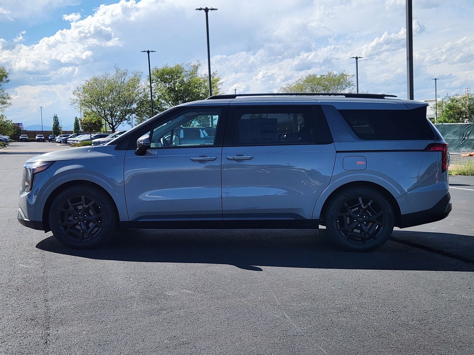 2027 Kia Carnival SX