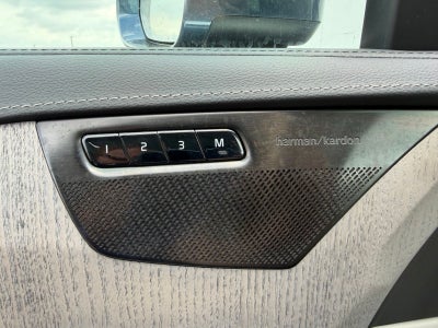 2023 Volvo XC90 Recharge Plug-In Hybrid Ultimate AWD