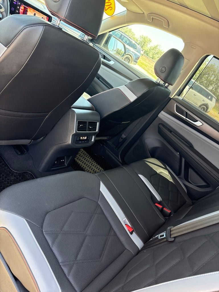 2024 Volkswagen Atlas 2.0T Peak Edition SE w/Technology