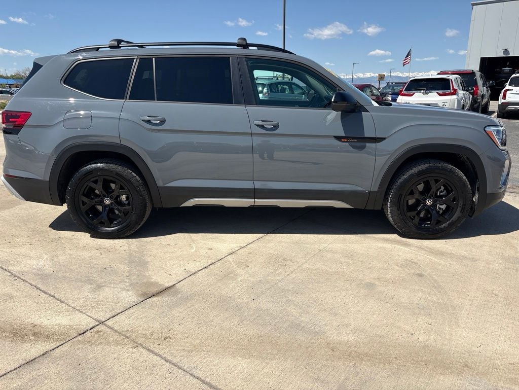 2024 Volkswagen Atlas 2.0T Peak Edition SE w/Technology