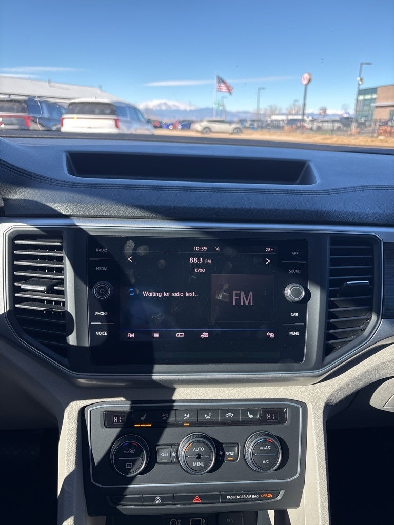 2019 Volkswagen Atlas 2.0T SE w/Technology w/Technology