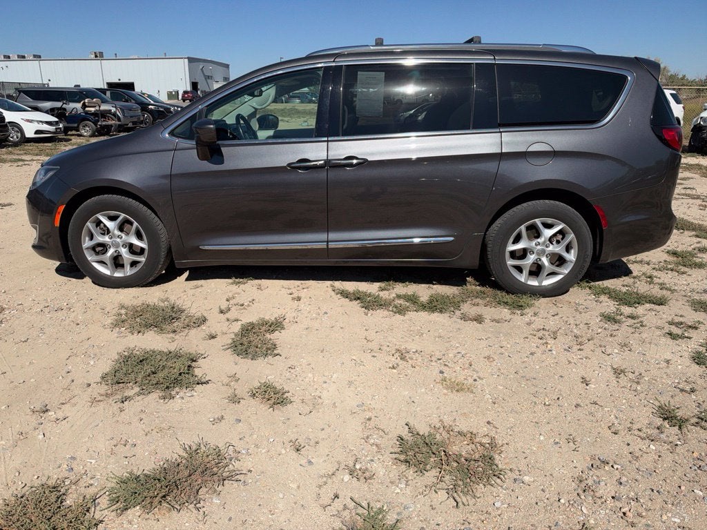 2017 Chrysler Pacifica Touring L Plus
