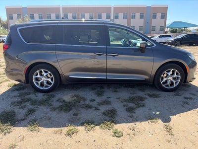 2017 Chrysler Pacifica Touring L Plus