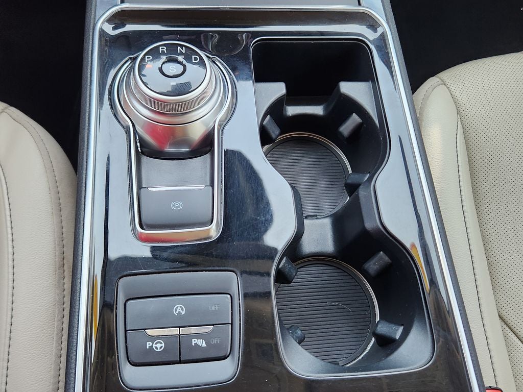 2020 Ford Edge Titanium