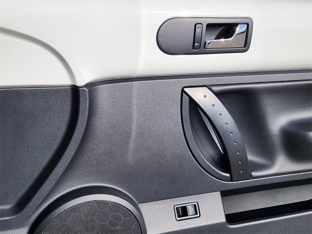 2009 Volkswagen Beetle 2.5L Black Tie Edition