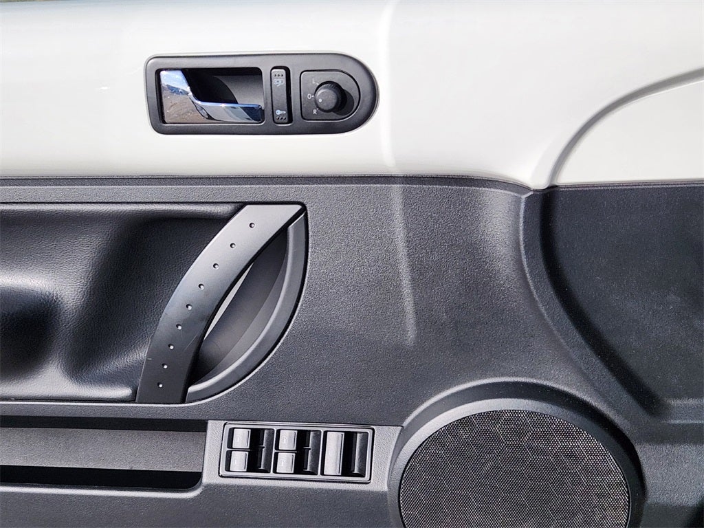 2009 Volkswagen Beetle 2.5L Black Tie Edition