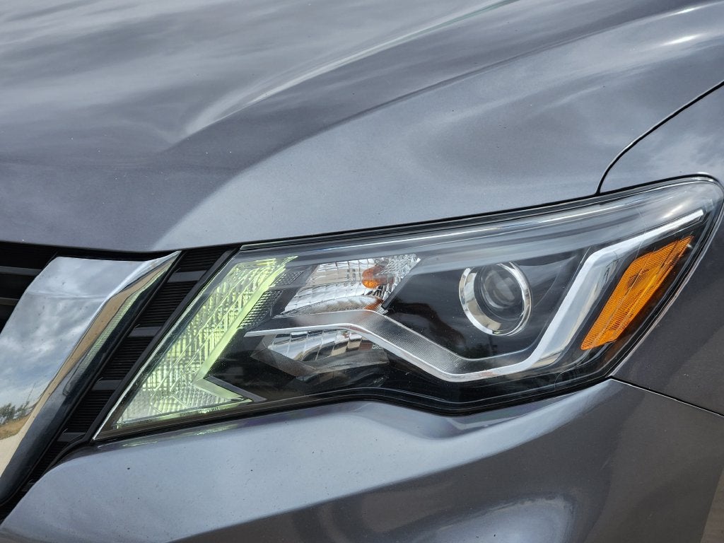 2017 Nissan Pathfinder SV