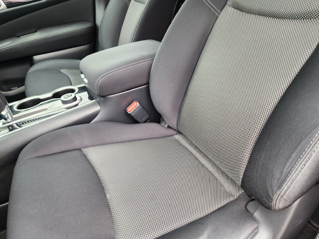 2017 Nissan Pathfinder SV