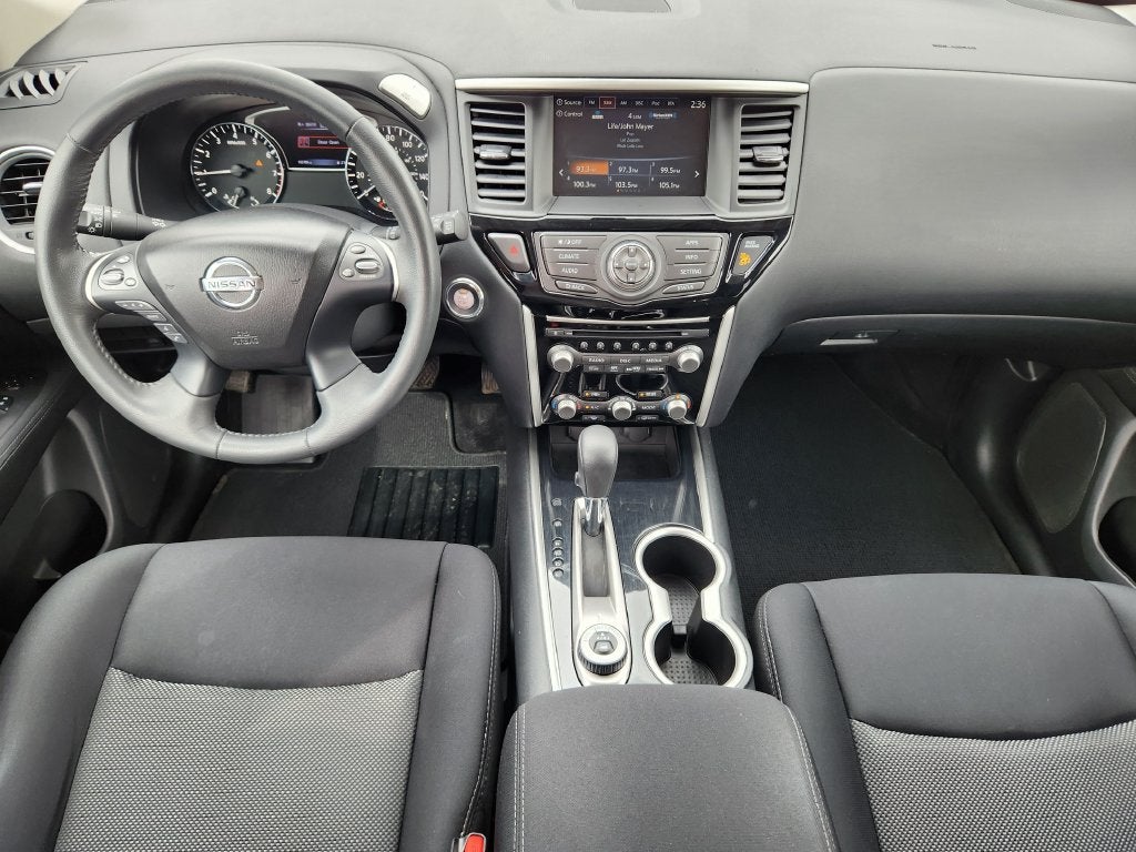 2017 Nissan Pathfinder SV