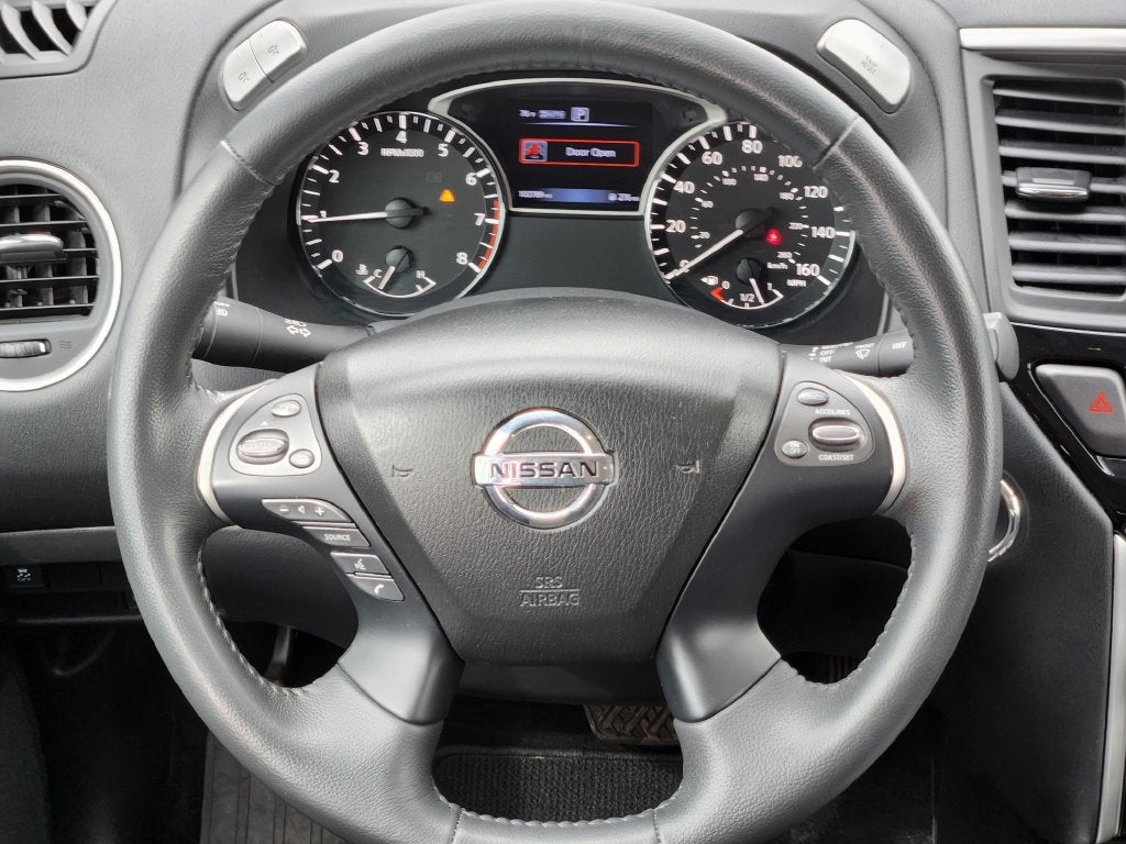 2017 Nissan Pathfinder SV