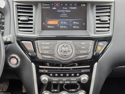 2017 Nissan Pathfinder SV