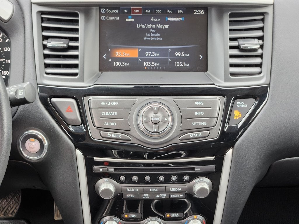 2017 Nissan Pathfinder SV