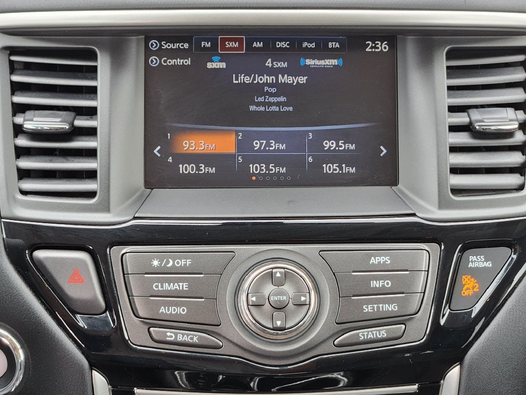 2017 Nissan Pathfinder SV