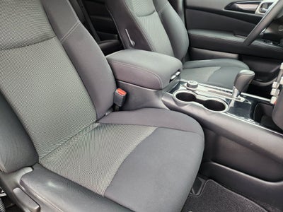 2017 Nissan Pathfinder SV