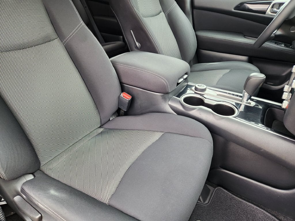 2017 Nissan Pathfinder SV