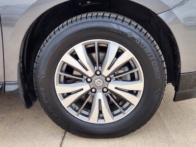 2017 Nissan Pathfinder SV