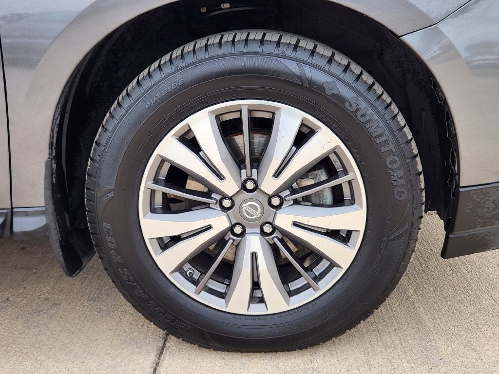 2017 Nissan Pathfinder SV