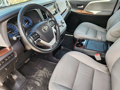 2017 Toyota Sienna Limited Premium 7 Passenger