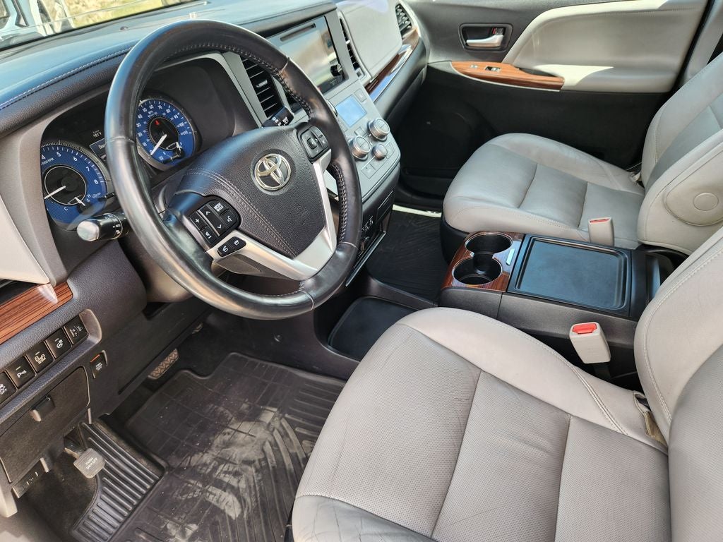 2017 Toyota Sienna Limited Premium 7 Passenger