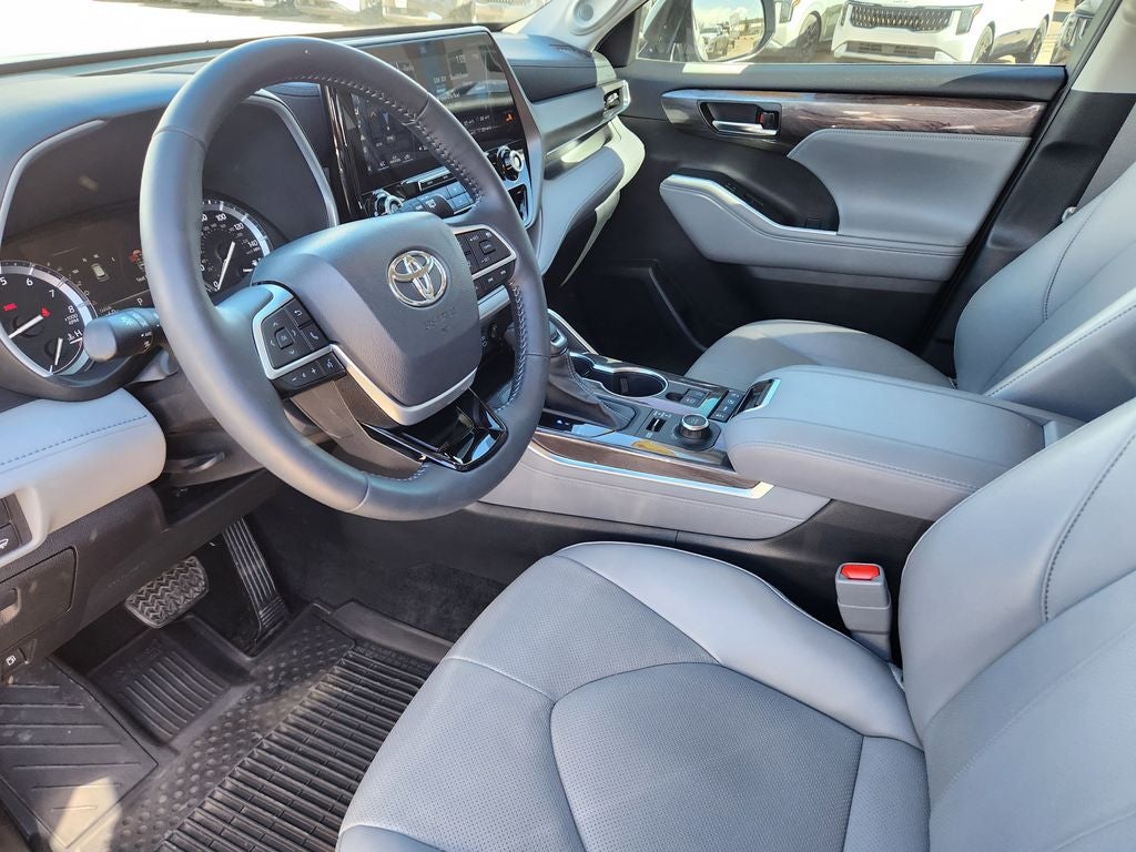 2022 Toyota Highlander Limited