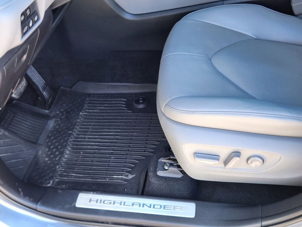 2022 Toyota Highlander Limited